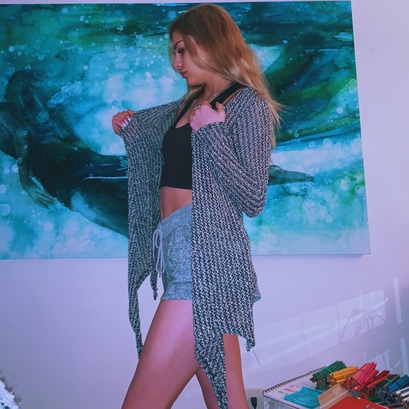 The Impeccable Pig sweater - Picture 4 of 5